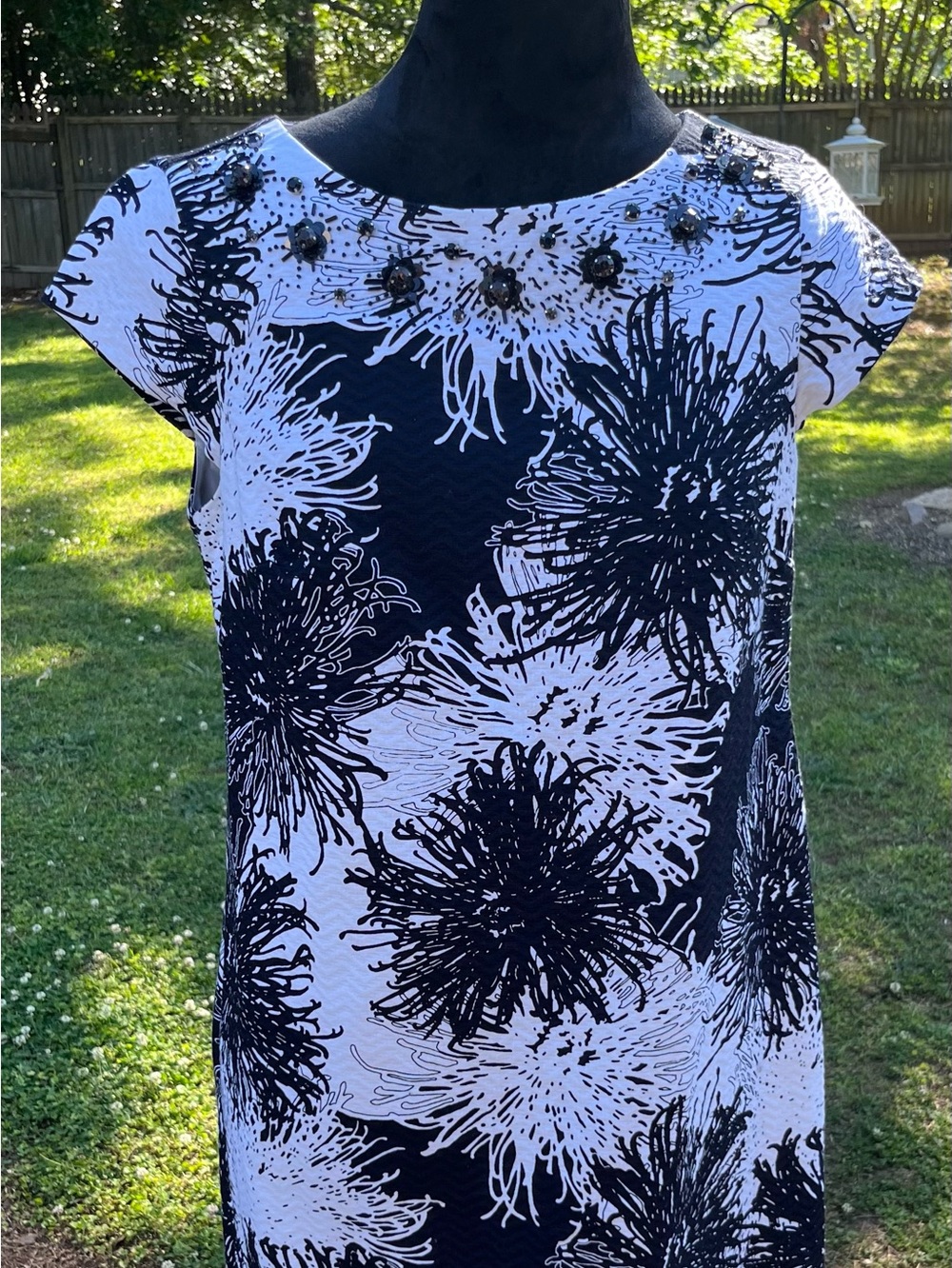 NWOT Talbots Dress Wm’s 8P Deep Blue- White w/Capped Sleeves Bejeweled Neckline